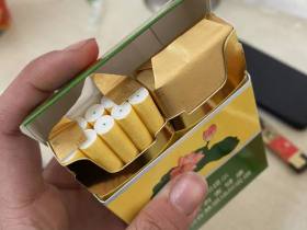 钻石(荷花经典中支)香烟价格表_多少钱一盒1