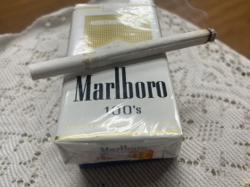 万宝路(美税软白100s)香烟价格表_多少钱一盒2
