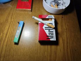 万宝路(美产83S硬红加税版)香烟价格表_Marlboro EIGHTY THREES多少钱一盒2