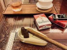 万宝路(红GCC版)香烟价格表_万宝路硬红GCC版多少钱一盒5