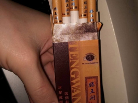 金圣(滕王阁·渔舟唱晚)香烟价格表_多少钱一盒1