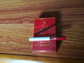 芙蓉王(硬红带)香烟价格表_多少钱一盒6