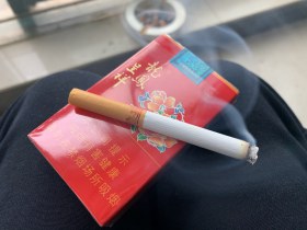 龙凤呈祥(花开富贵)香烟价格表_多少钱一盒3