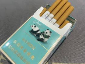 熊猫(硬经典)香烟价格表_绿猫多少钱一盒4