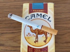 骆驼(软黄美免)香烟价格表_CAMEL FILTERS多少钱一盒3