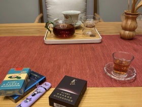 泰山(拂光)香烟价格表_批发价多少钱一盒4