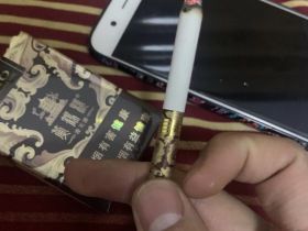黄鹤楼(为了谁·海彩软短)香烟价格表_批发价多少钱一盒1