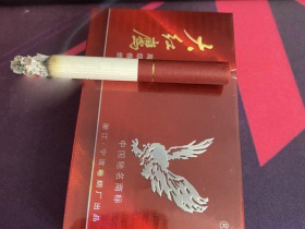 大红鹰(红新)香烟价格表_多少钱一盒1