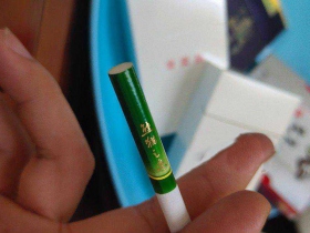 宽窄(熊猫之恋中支)香烟价格表_娇子宽窄熊猫中支多少钱一盒5