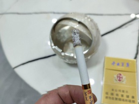 冬虫夏草(金)香烟价格表_多少钱一盒6
