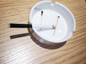 玉溪(翡翠)香烟价格表_多少钱一盒4