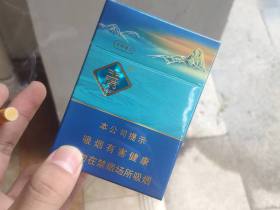 玉溪(青绿叠波)香烟价格表_玉溪青绿叠波中支多少钱一盒6