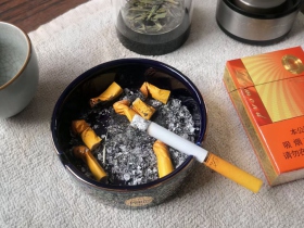 钻石(闪光)香烟价格表_多少钱一盒3