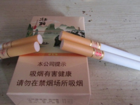 真龙(壮丽)香烟价格表_多少钱一盒4