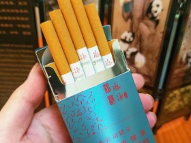 黄鹤楼(游泳)香烟价格表_多少钱一盒5